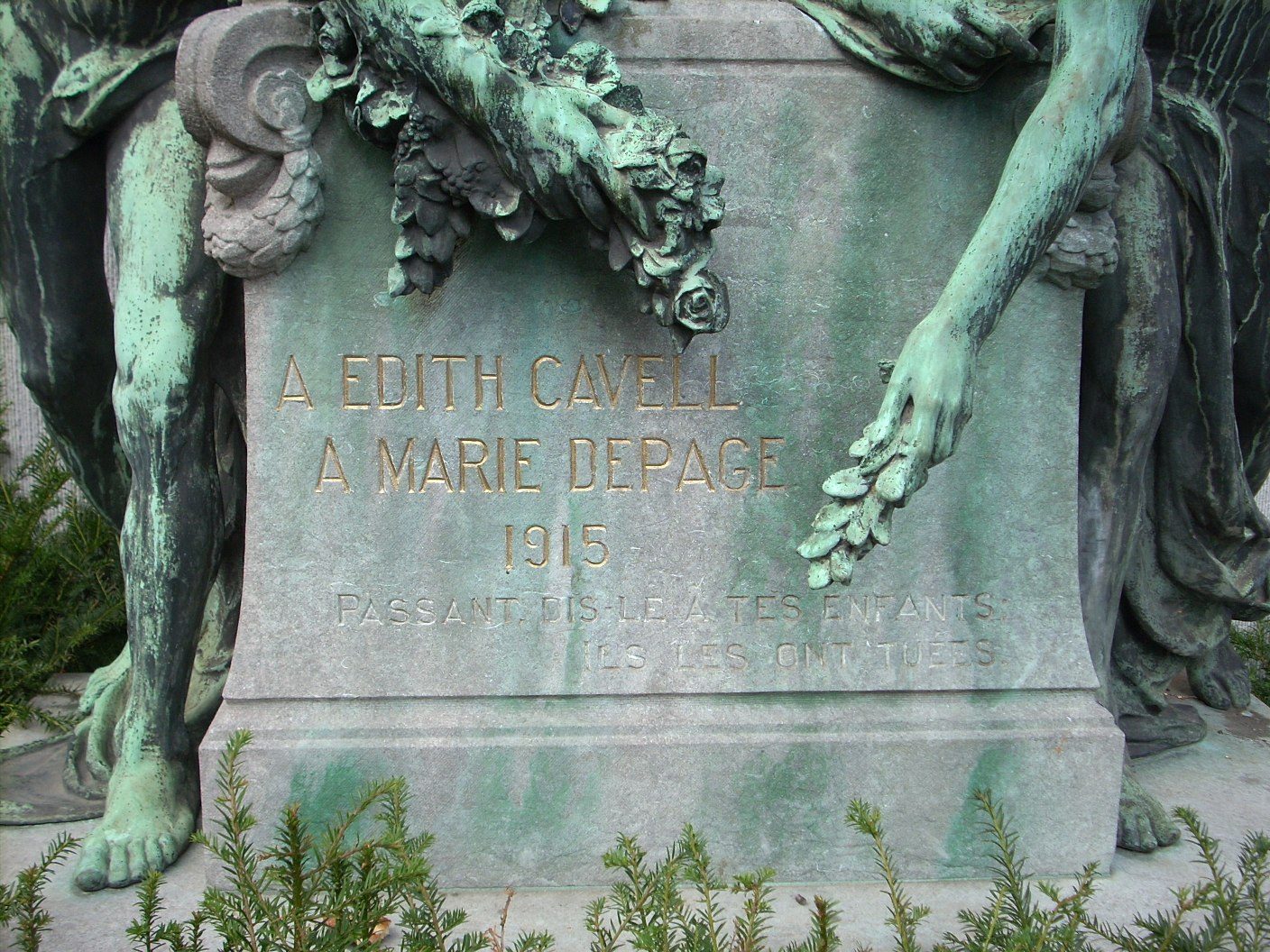 Edith Cavell and Marie Depage monument, Brussels - 3.JPG